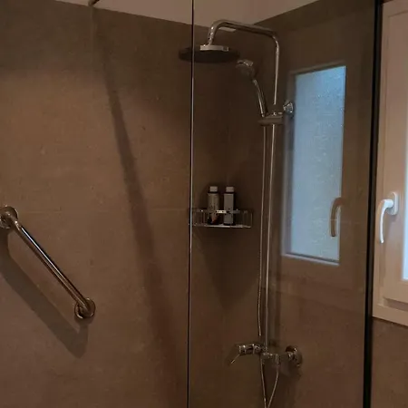 Apartment Hibiscus Suites - Ground Floor Suites 1&2 *