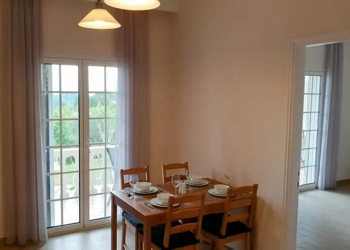 Hibiscus - Ground Floor 1 & 2 Apartman Guviá