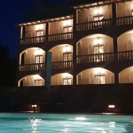 Hibiscus Suites - Ground Floor Suites 1 & 2