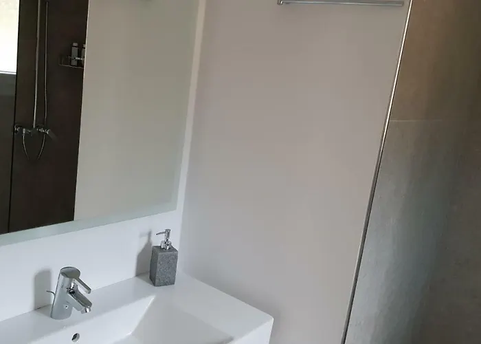 Hibiscus - Ground Floor 1 & 2 جوفيا