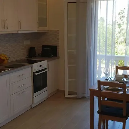 Hibiscus Suites - Ground Floor Suites 1 & 2 *